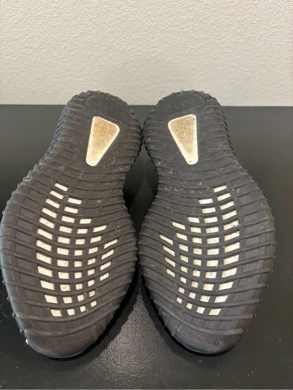 Adidas Yeezy 350 V2 Bred Men’s 9 / Women’s 10.5